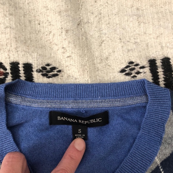 Banana Republic Argyle - Picture 3 of 4